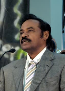 Shri  T. R. Paarivendhar